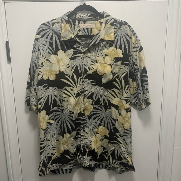 Tommy Bahama Hawaiian Shirt 🌺 - Picture 9 of 16